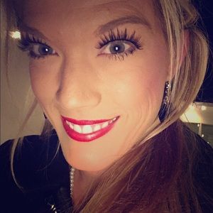 Meet your Posher, Holly